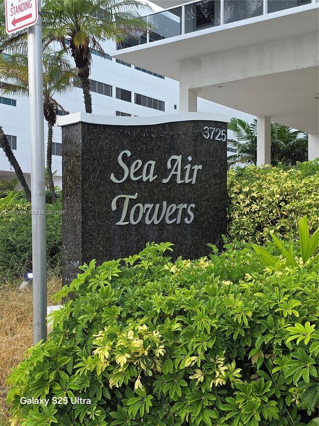 Foto del edificio - 3725 S Ocean Dr