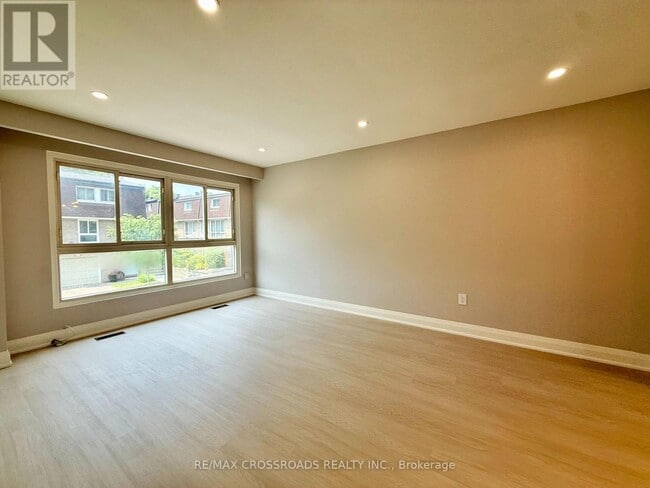 Building Photo - 625-625 Rathburn Rd