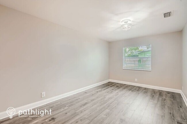 Building Photo - 2044 SW 12th Ct