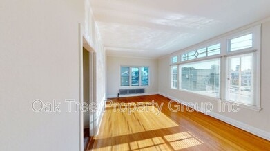 Building Photo - 450 40th St