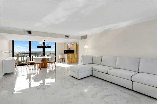 Building Photo - 3000 N Ocean Dr