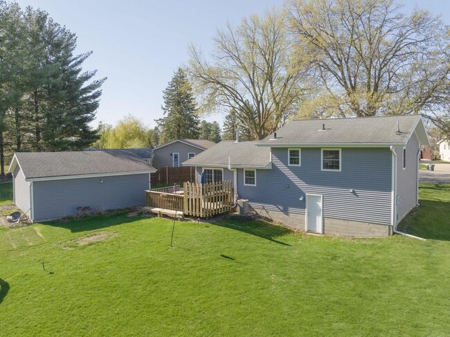 Building Photo - 1429 Columbus Dr