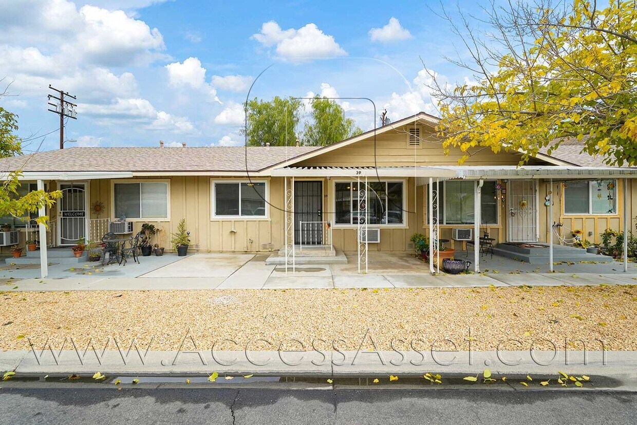 Primary Photo - Spacious 2 Beds/2 Bath Home In Highly Desi...