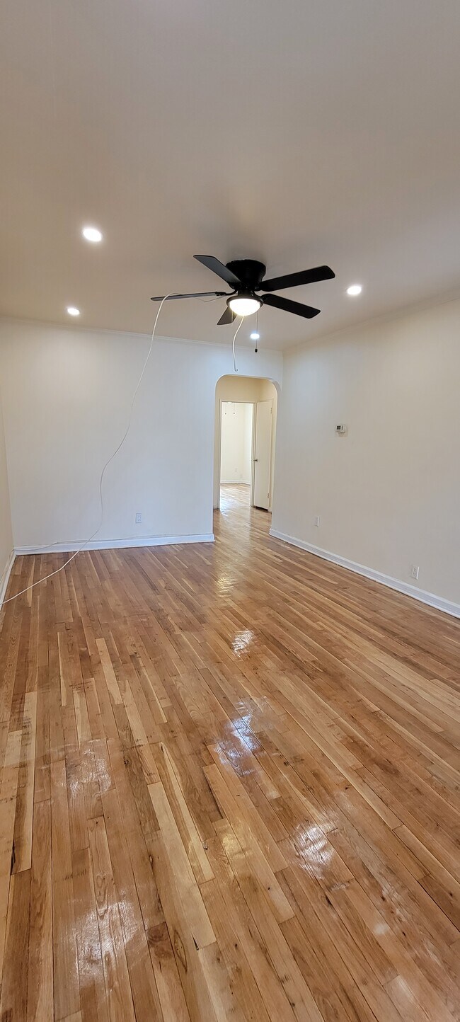 Building Photo - 5622 Avenue D