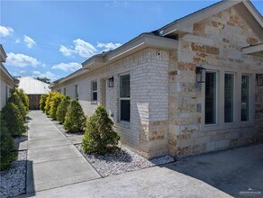 Building Photo - 14 S McColl Rd