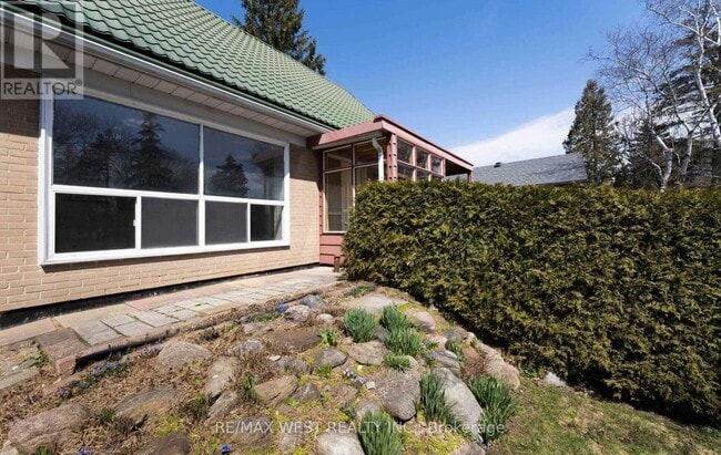 Building Photo - 32 Broadleaf Rd