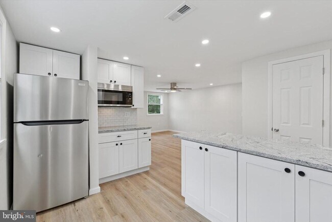 Foto del edificio - 421 W Jefferson St
