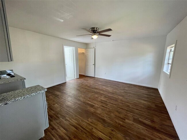 Foto del edificio - 4711 3rd St