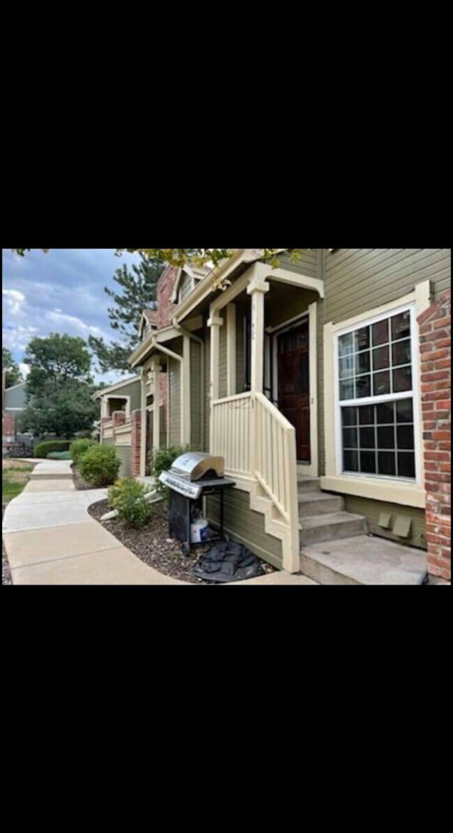 Building Photo - 1915 S Hannibal St