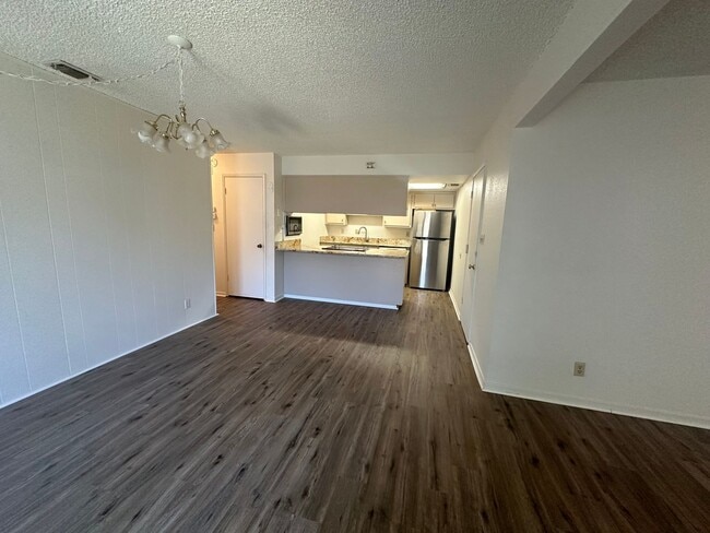 Building Photo - 5942 Merrywood Dr