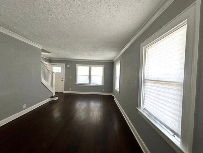 Foto del edificio - Spacious 3 Bedroom Home