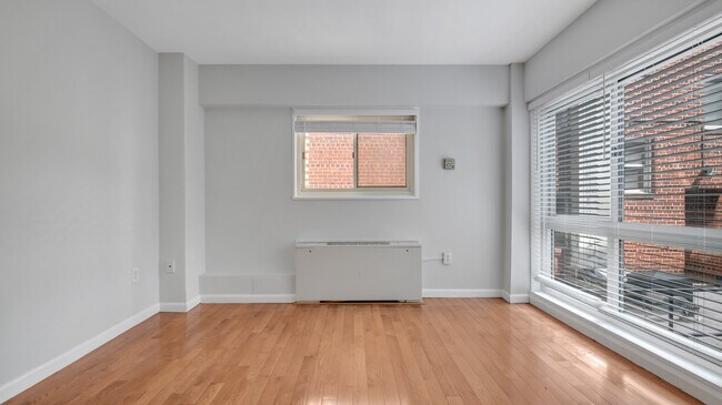 Foto del edificio - 5315 Connecticut Ave NW