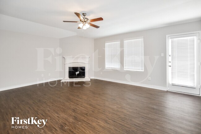 Foto del edificio - 716 Austin Ln