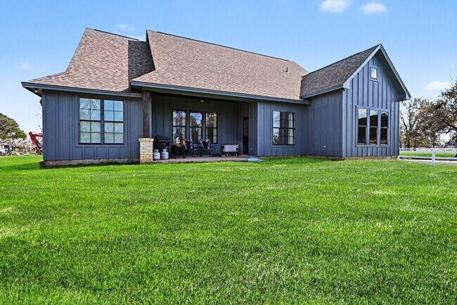Building Photo - 444 Mill Rd