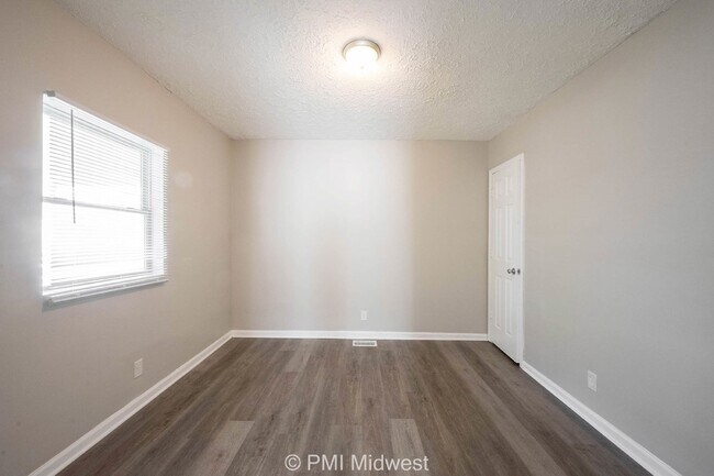 Building Photo - Charming 3-Bedroom Indianapolis Home with ...