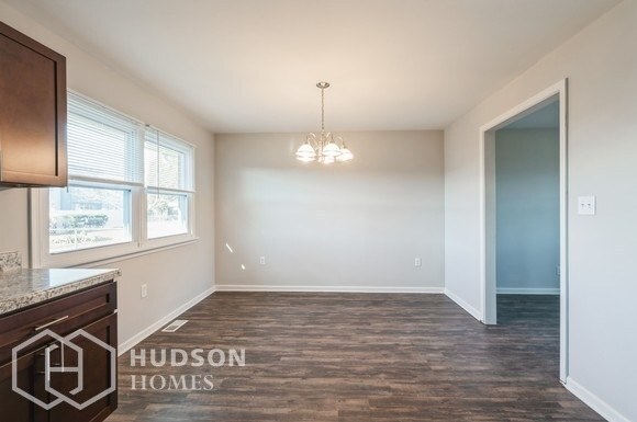 Foto del edificio - 35 Sherwood Ct