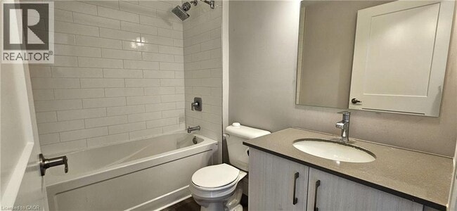 Building Photo - 108 Garment St