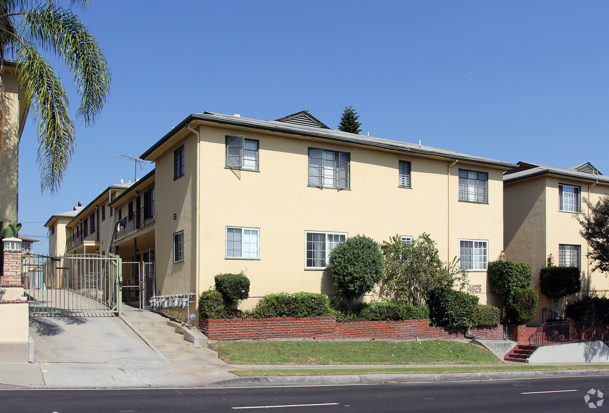 Building Photo - Ladera Gardens