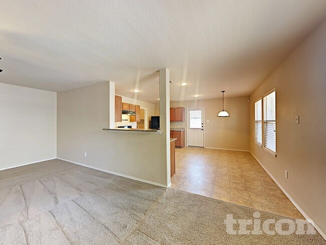 Foto del edificio - 7028 Derbyshire Dr