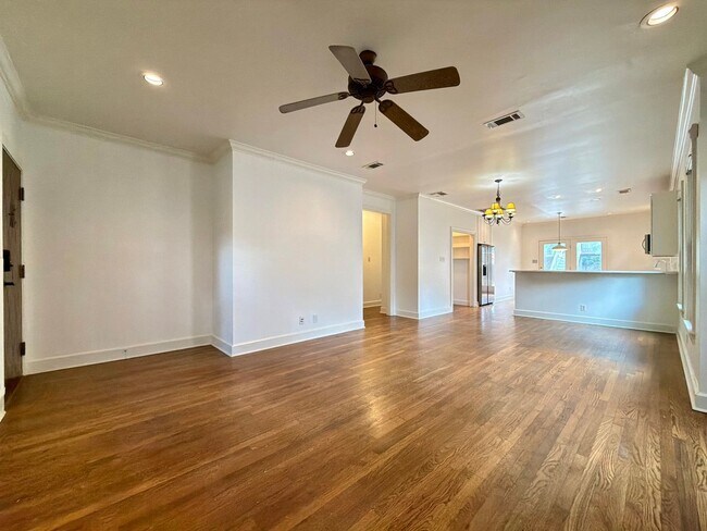 Foto del edificio - 903 E 38th St