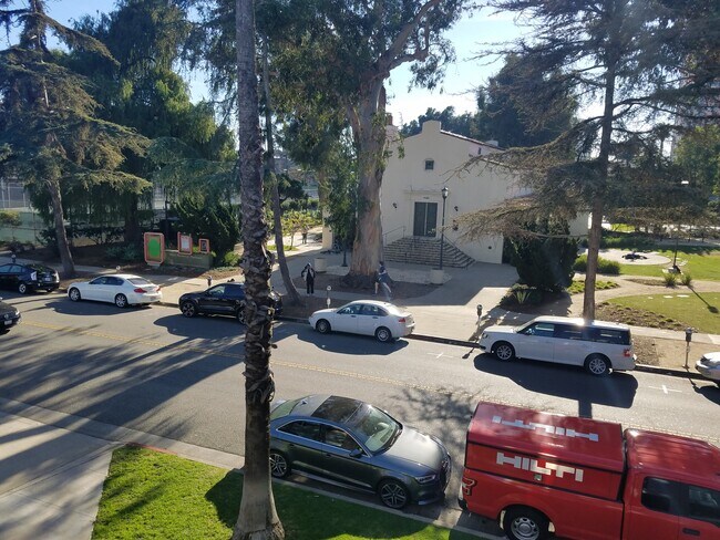 Building Photo - 1123 Lincoln Blvd