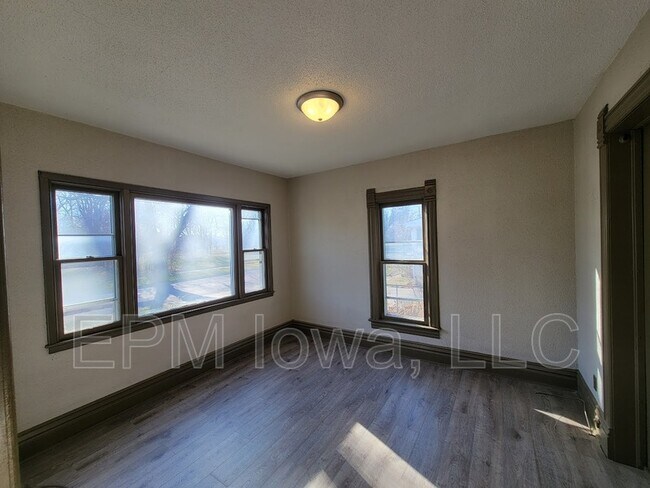 Foto del edificio - 333 Cottage St