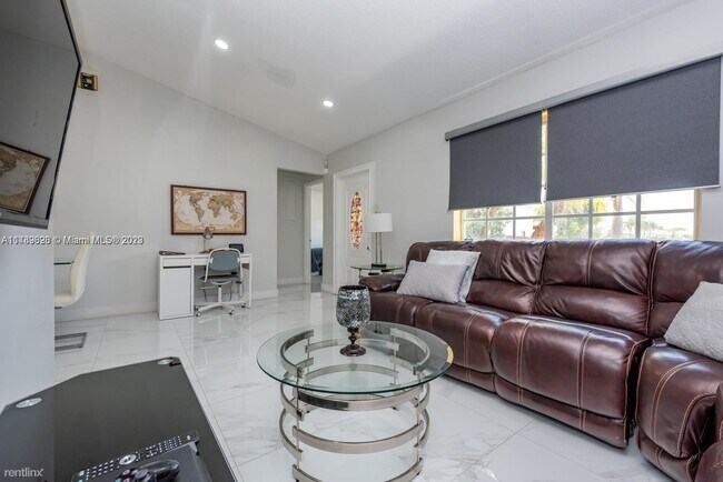 Building Photo - 3 br, 2 bath House - 14347 SW 176th Ter