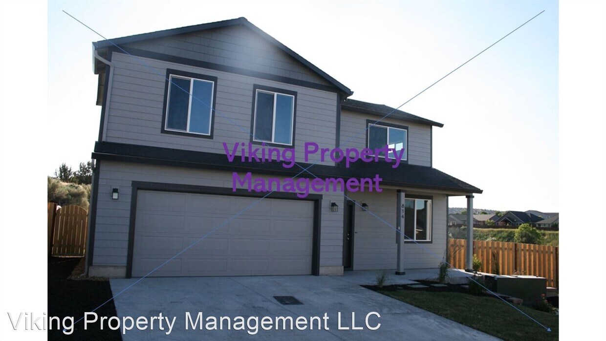 Primary Photo - 4 br, 2.5 bath House - 814 NE Brookstone Dr.