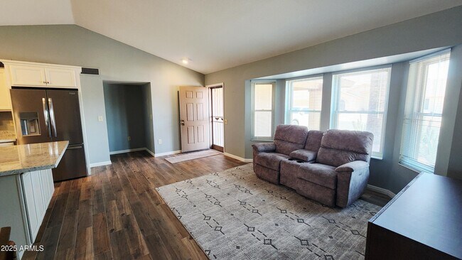 Foto del edificio - 14227 W Yosemite Dr