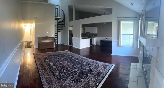 Foto del edificio - 812 Eagles Chase Dr