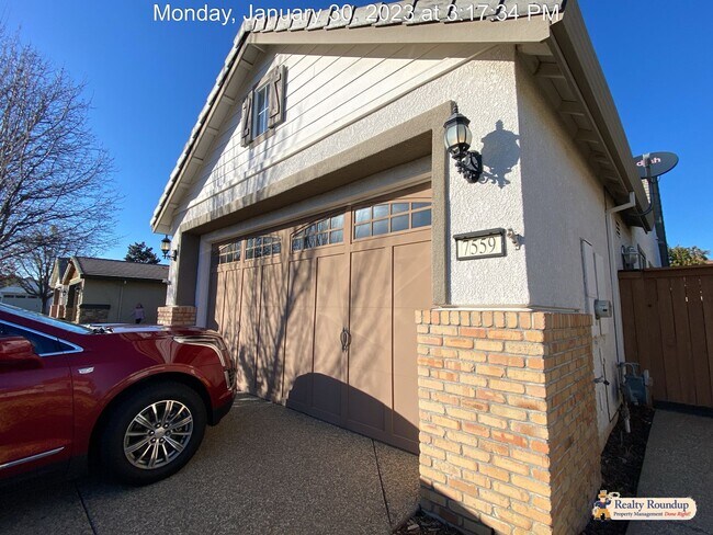 Building Photo - Pristine Home in 55 and Older Active Livin...