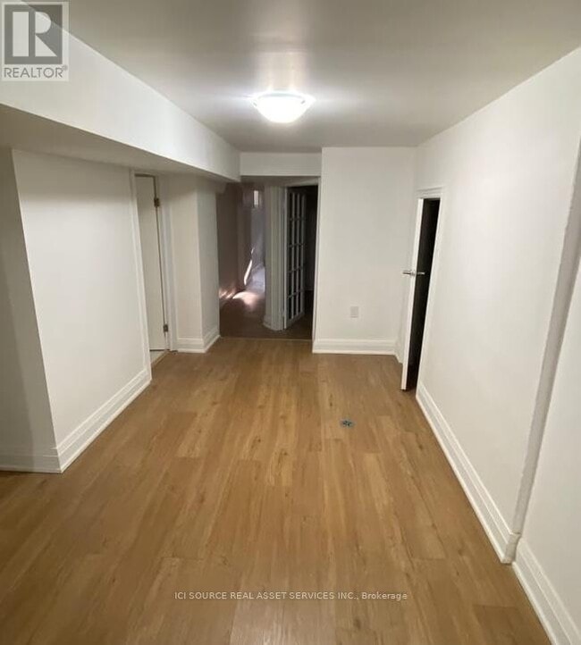 Building Photo - 96 Markham St