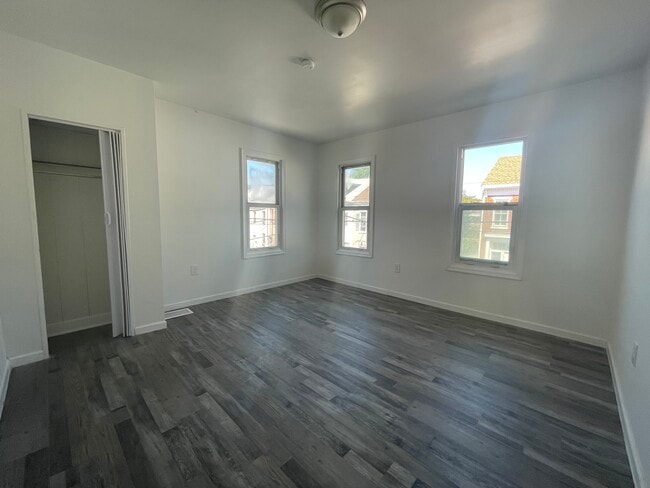 Bed Room - 446 Walnut St