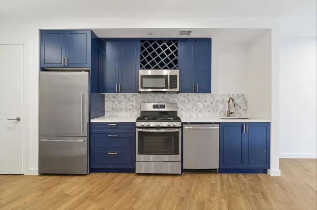 Foto del edificio - 1 bedroom in LONG ISLAND CITY NY 11101