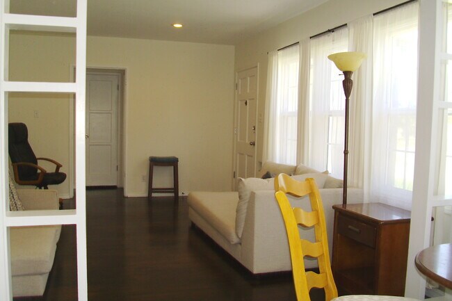 Building Photo - 8017 Campion Dr