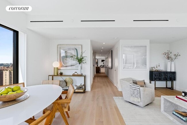Building Photo - 214 W 72nd St