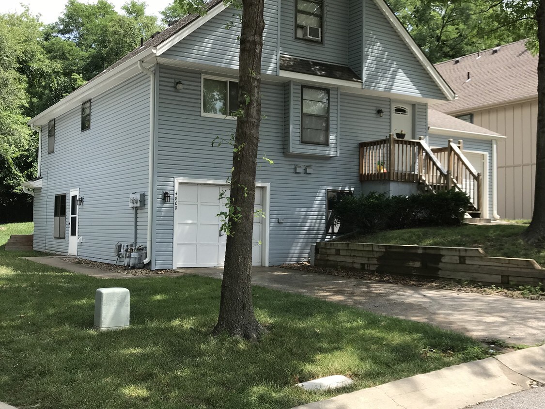Primary Photo - 4800 NW 78th Terrace