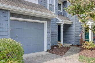 Building Photo - 7648 Harbour Isle