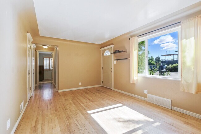 Foto del edificio - 2875 Fenton St