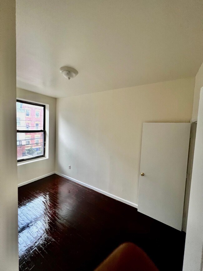 Foto del edificio - 340 Communipaw Ave