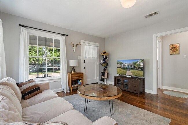 Building Photo - 5514 Avenue G