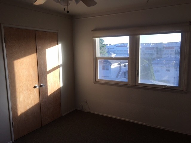 Building Photo - 231 E 3rd St