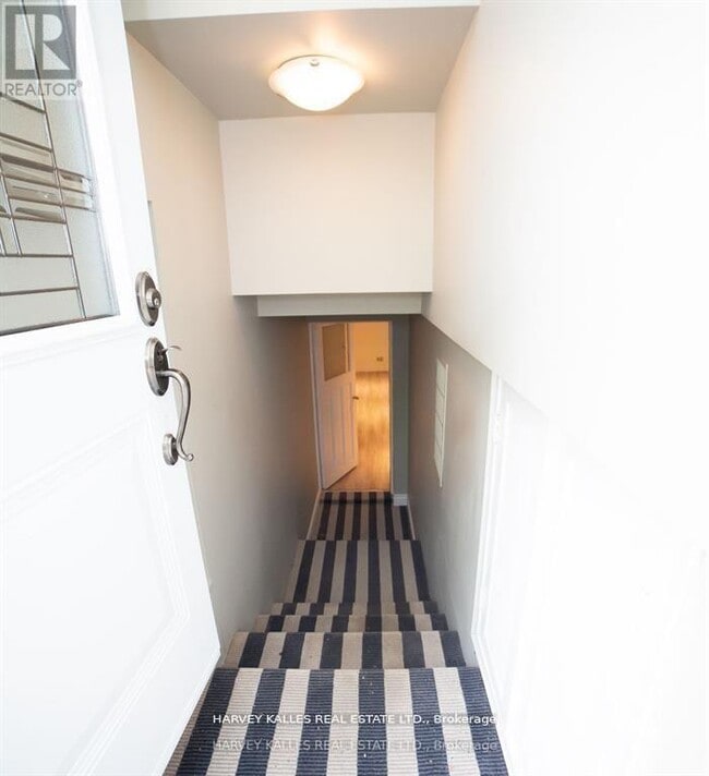 Building Photo - 550 Glencairn Ave