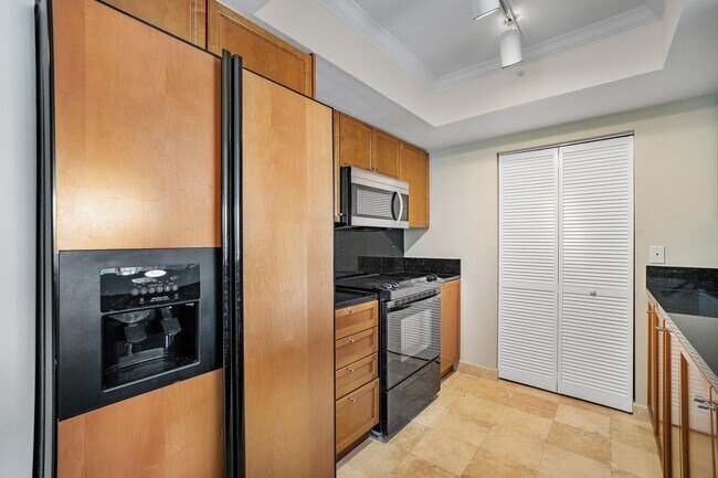 Foto del edificio - 99 SE Mizner Blvd