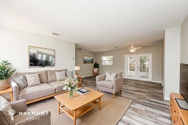 Foto del edificio - 1208 W Camellia Dr