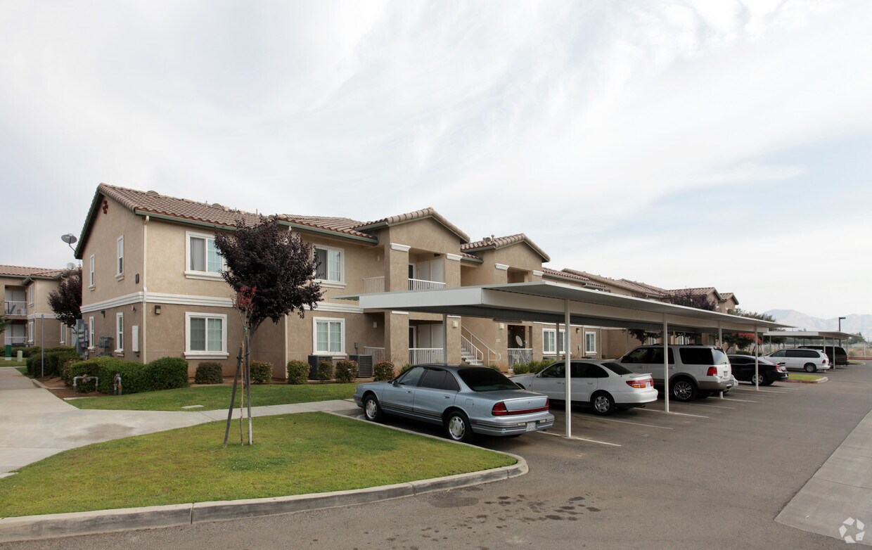 Foto del edificio - Los Arboles Apartments