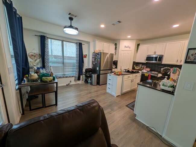 Building Photo - 1309 Chase Trl