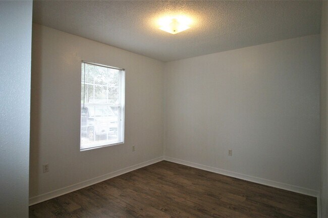 Foto del edificio - 532 Brock Ave