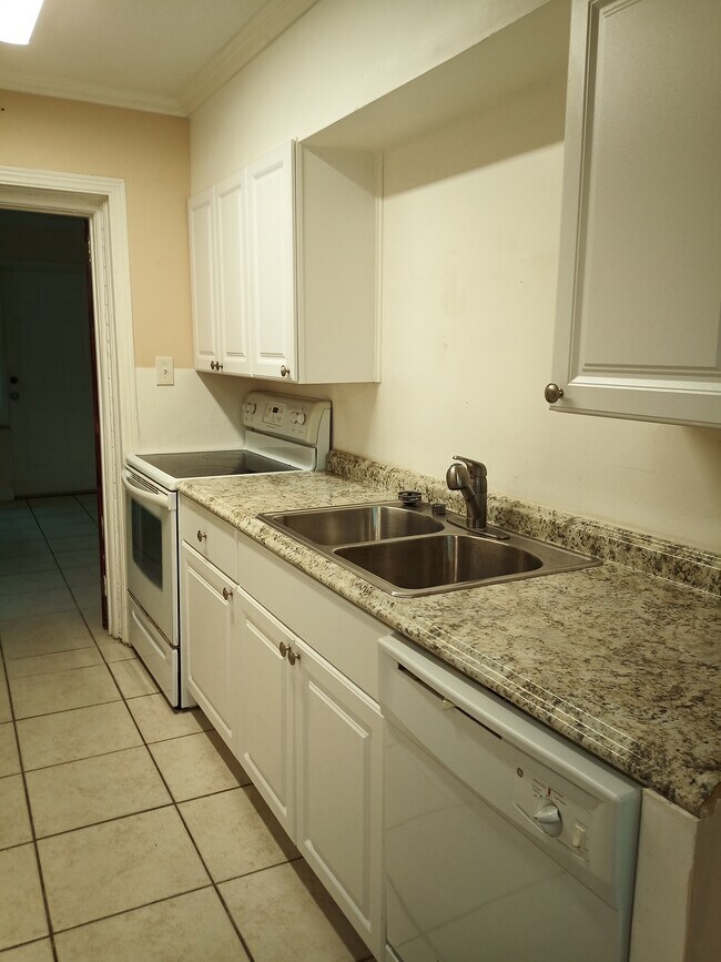 Galley Kitchen - 2678 Richard Rd
