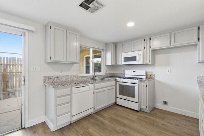Foto del edificio - 817 Quail Ln